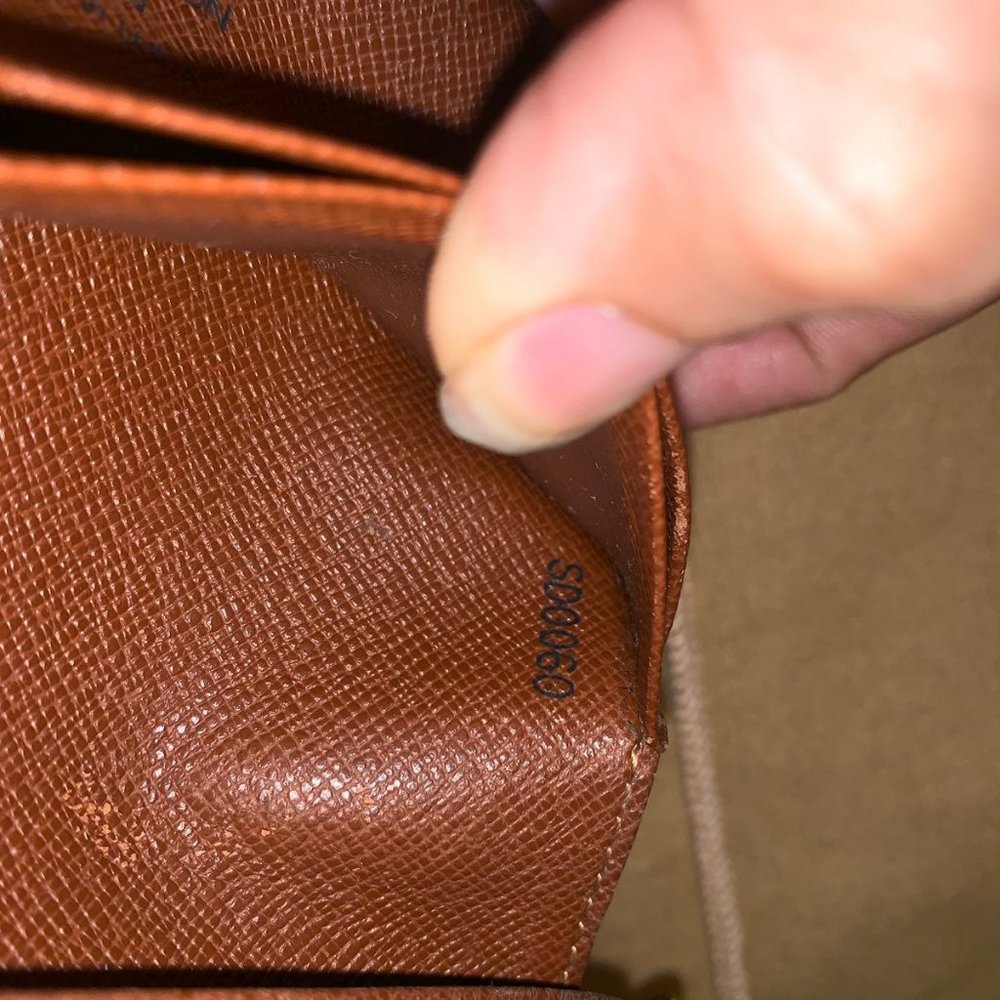 Used LV woman zipper wallet - Picture 5 of 5